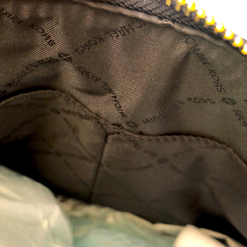 Michael Kors leather dome satchel with strap & handles. Gold tone hardware. - Picture 8 of 16